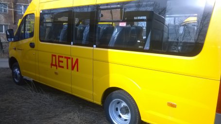 У школ края появились новые автобусы